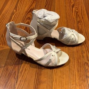 Nina Shoes, Betty white shimmer size 4M